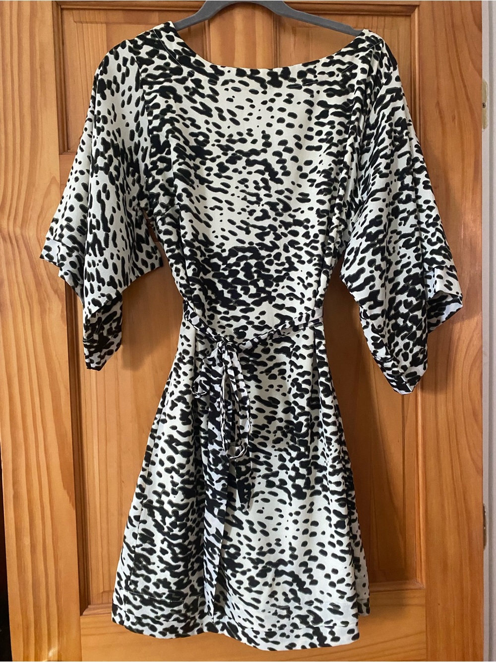 Walter Baker Leopard Print Kimono Sleeve Tie Waist Mini Dress M